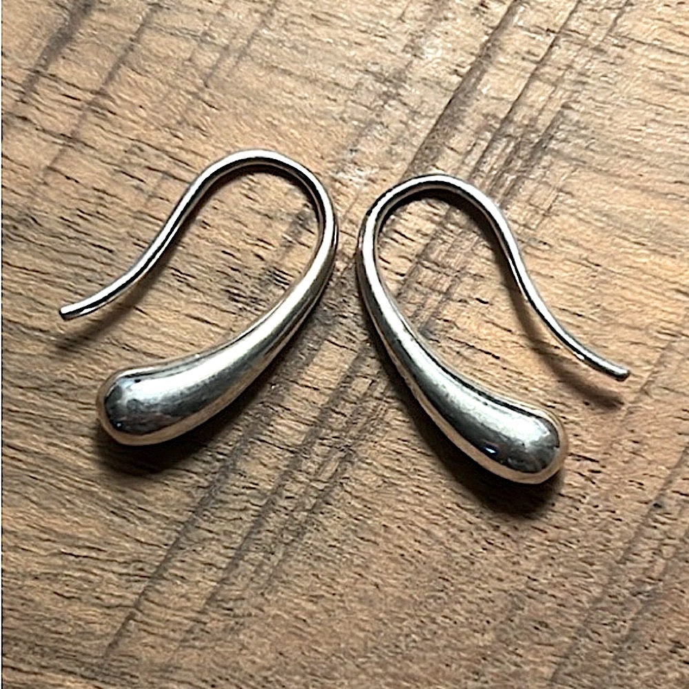NWT 💧 1” STAMPED .925 STERLING SILVER WATER DROPLET TEAR DROP PIERCED EARRINGS - Picture 3 of 12